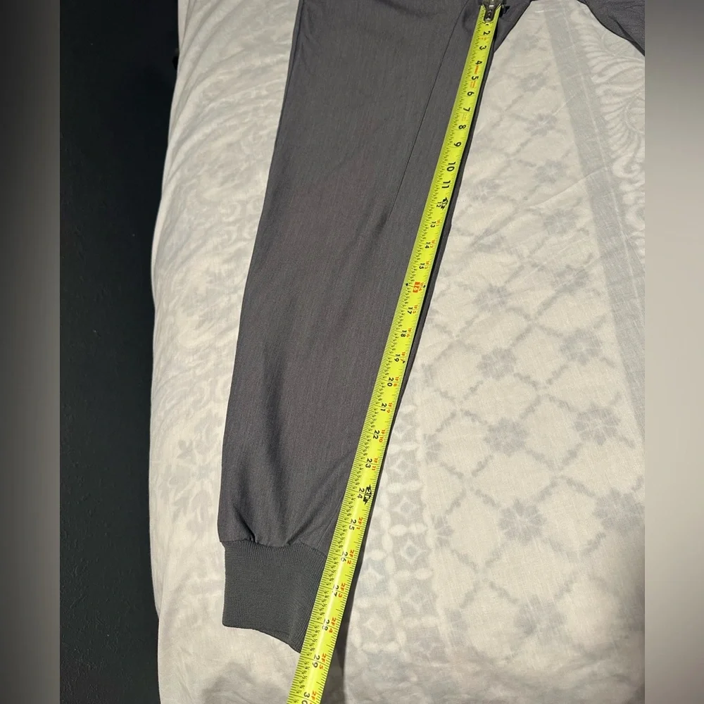 Figs Gray Scrub Mens jogger Set with Green Accent size top XS pants S